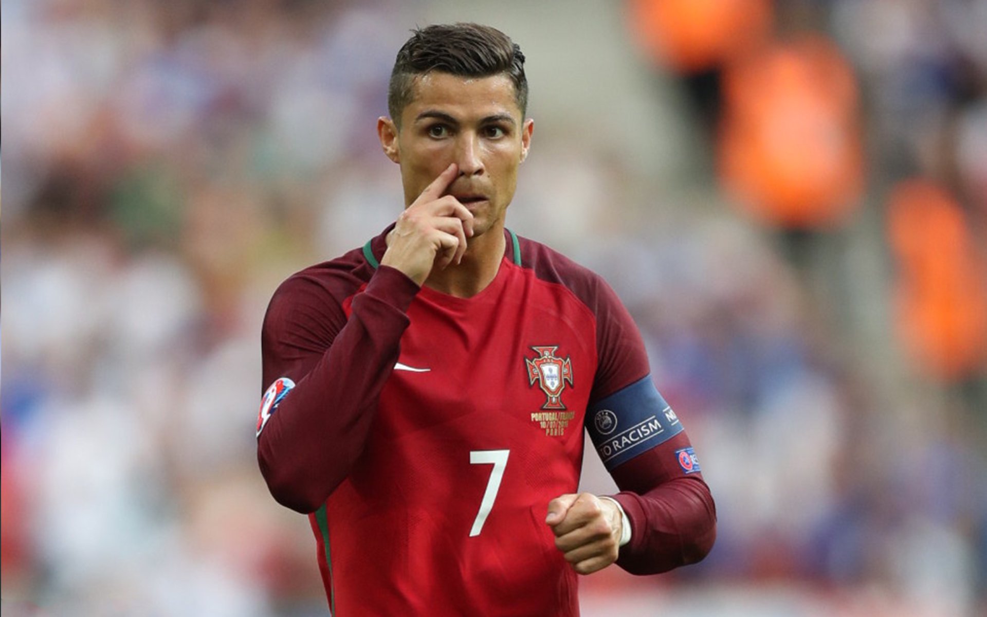 逆境拼搏：那些从困境中爬起的足球战士们，足坛逆境之王